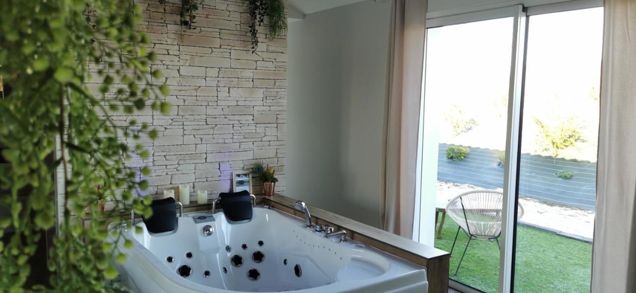 L'Essentiel - Love 5 Etoiles Talmont-Saint-Hilaire Exterior foto