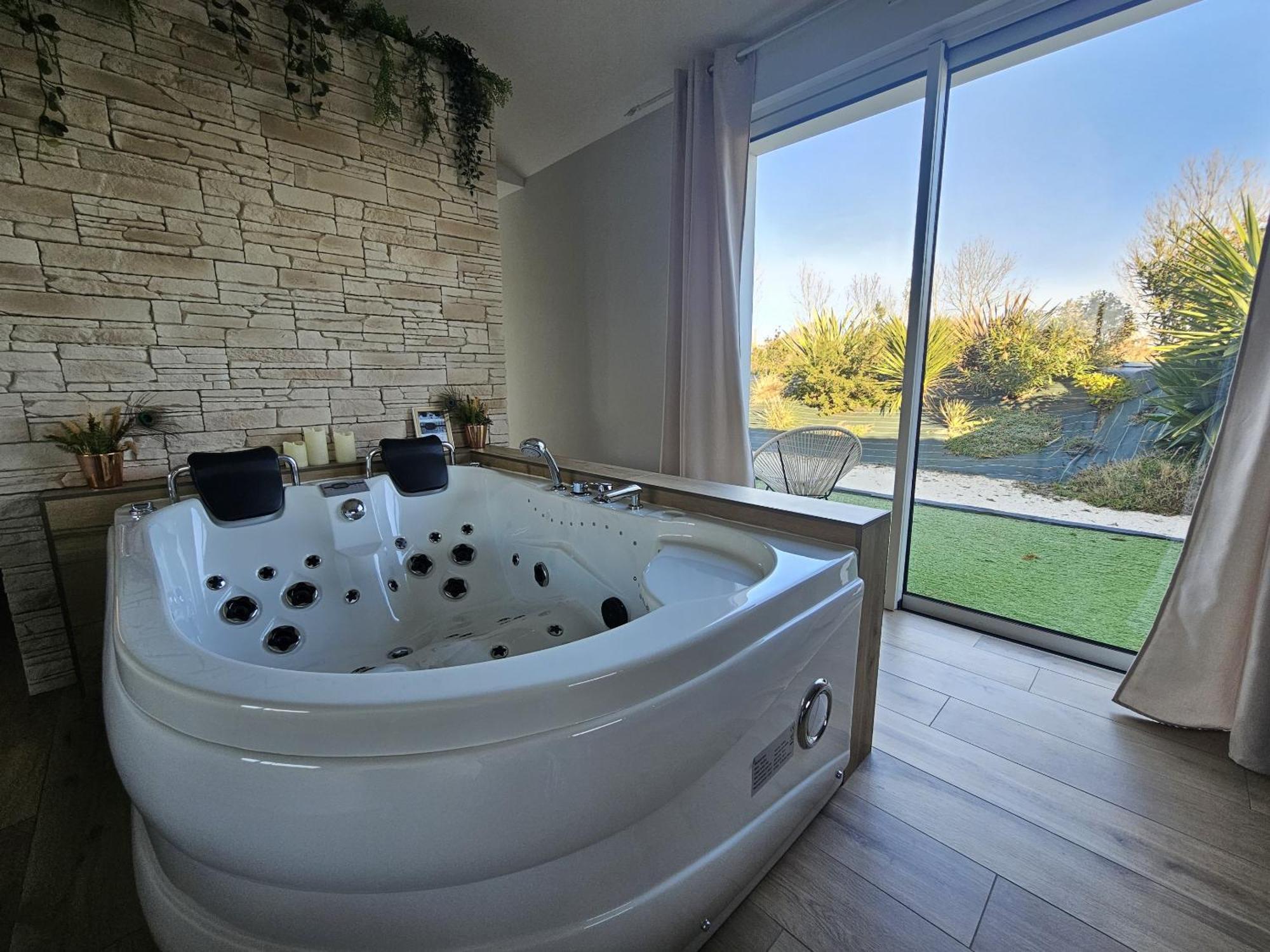 L'Essentiel - Love 5 Etoiles Talmont-Saint-Hilaire Exterior foto