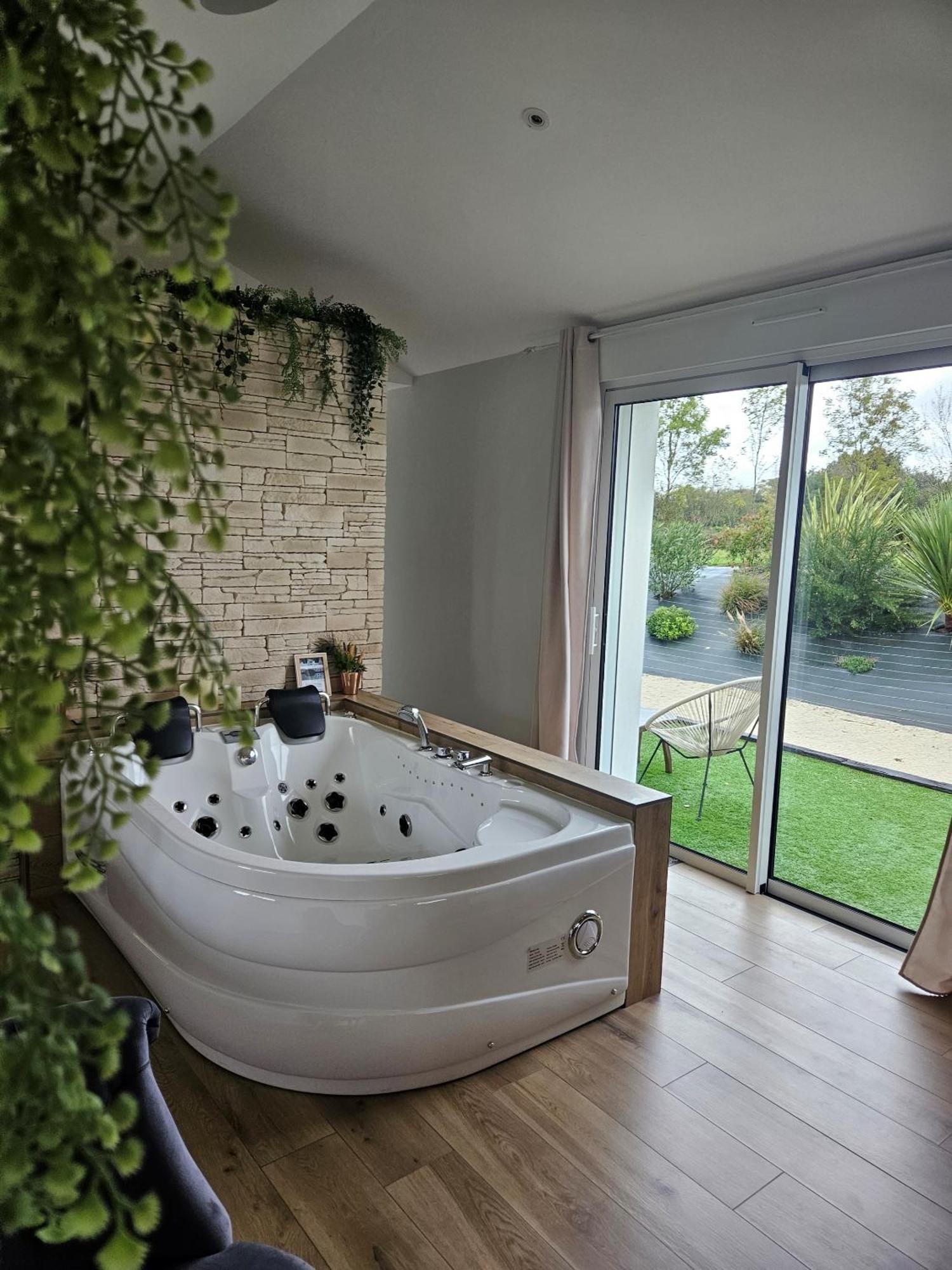L'Essentiel - Love 5 Etoiles Talmont-Saint-Hilaire Exterior foto